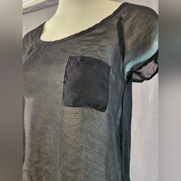 Sheer Pocket Cinched Top - Picture 2 of 9